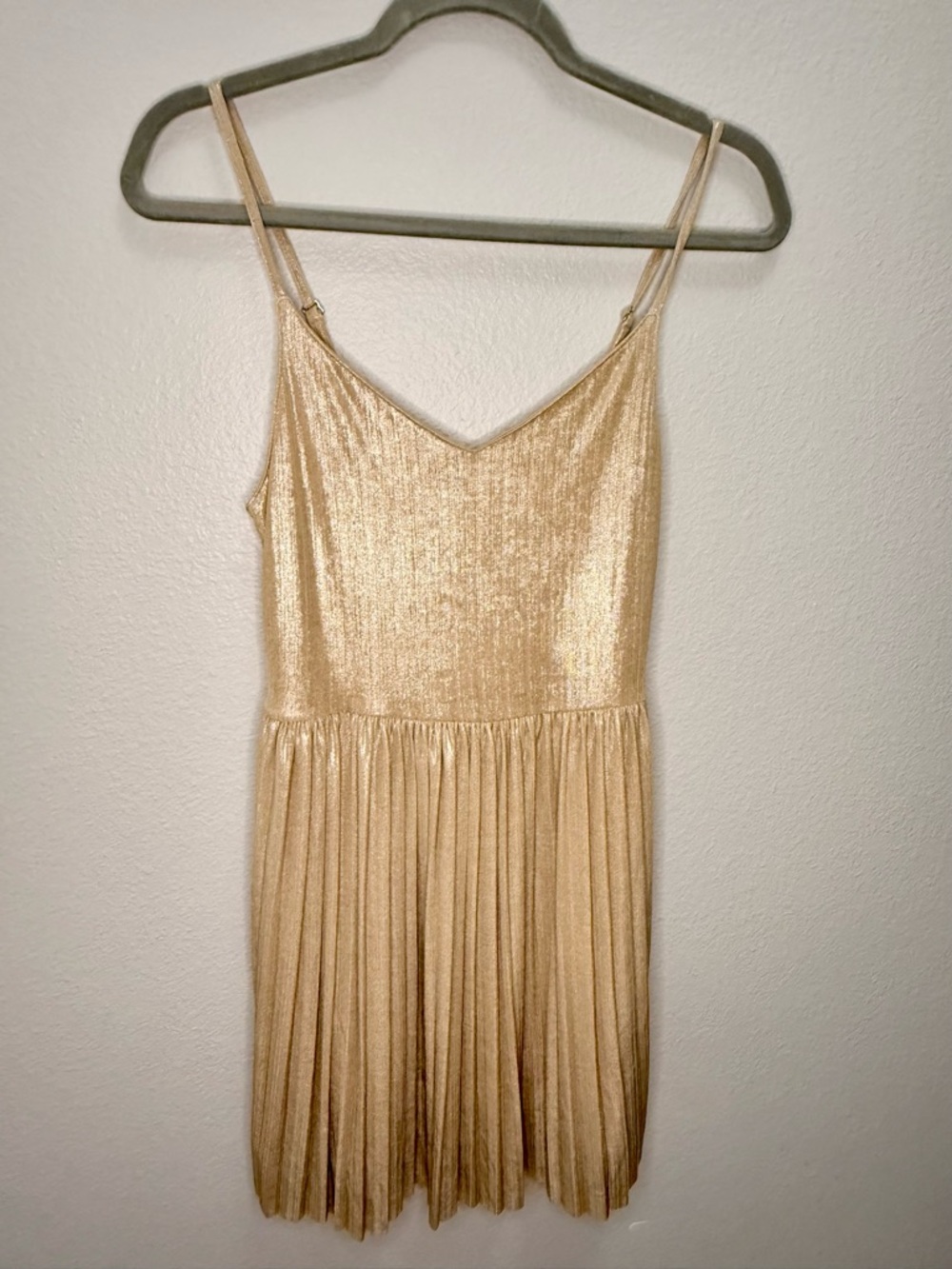 Hollister Co. Gold Metallic Pleated Mini Dress Sleeveless Party Cocktail - Small